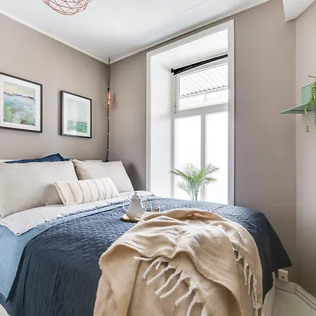 Charming And Cozy - Centrally Located *
